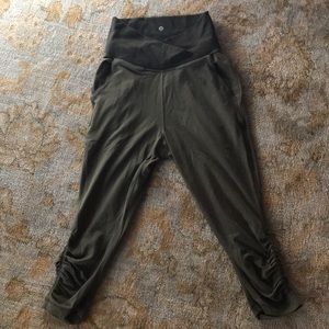 Lululemon Deep Green Midi Athletic Leggings